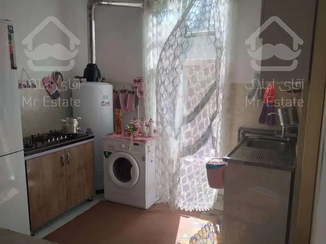 مغازه و خانه . تجاری و مسکونی