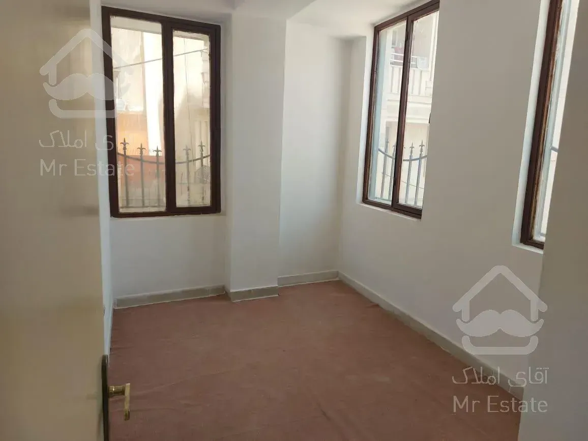 71 متر دو خواب غرق نور