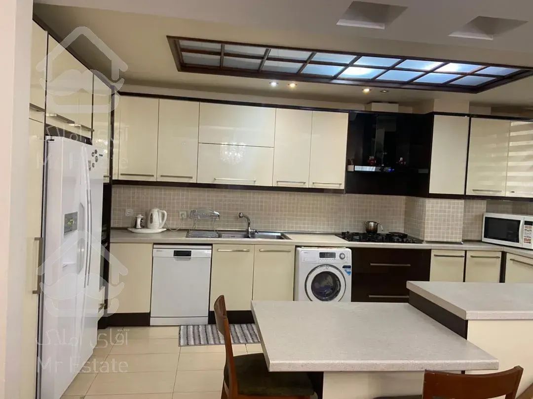 اپارتمان مسکونی 165 متری 3 خواب در سعادت اباد