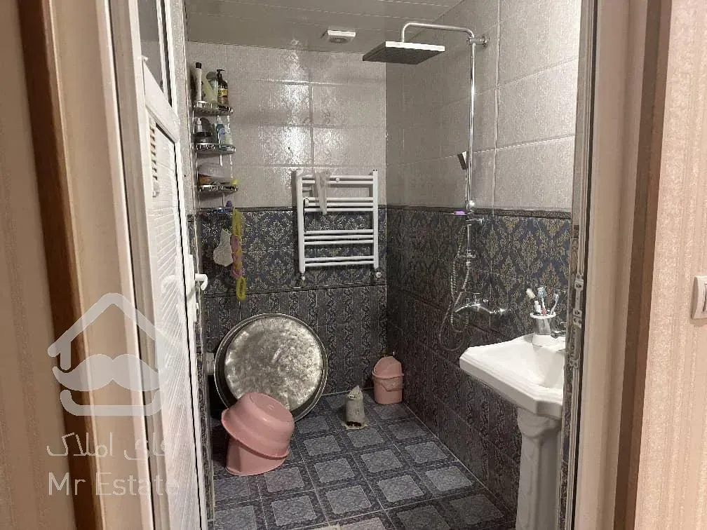 آپارتمان 141/5 متری سه خواب تک واحدی  یک خواب مستر خیابان ظریف بلوارفدک خیابان فضل آباد شهرک ولیعصر