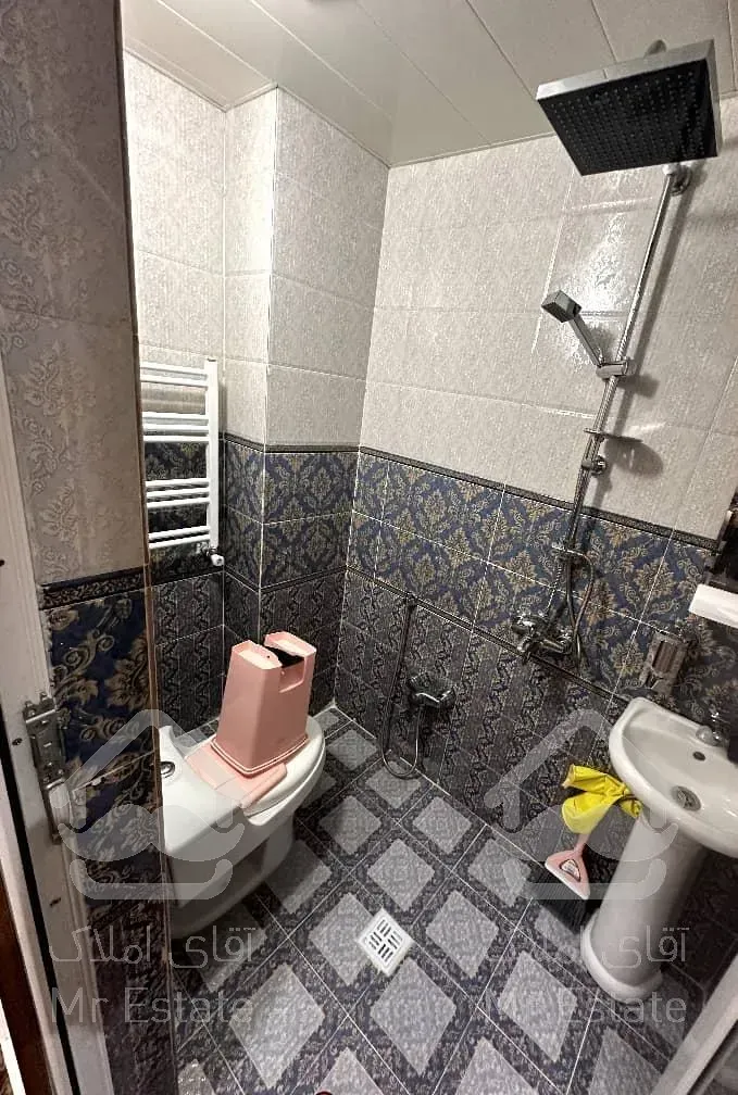 آپارتمان 141/5 متری سه خواب تک واحدی  یک خواب مستر خیابان ظریف بلوارفدک خیابان فضل آباد شهرک ولیعصر