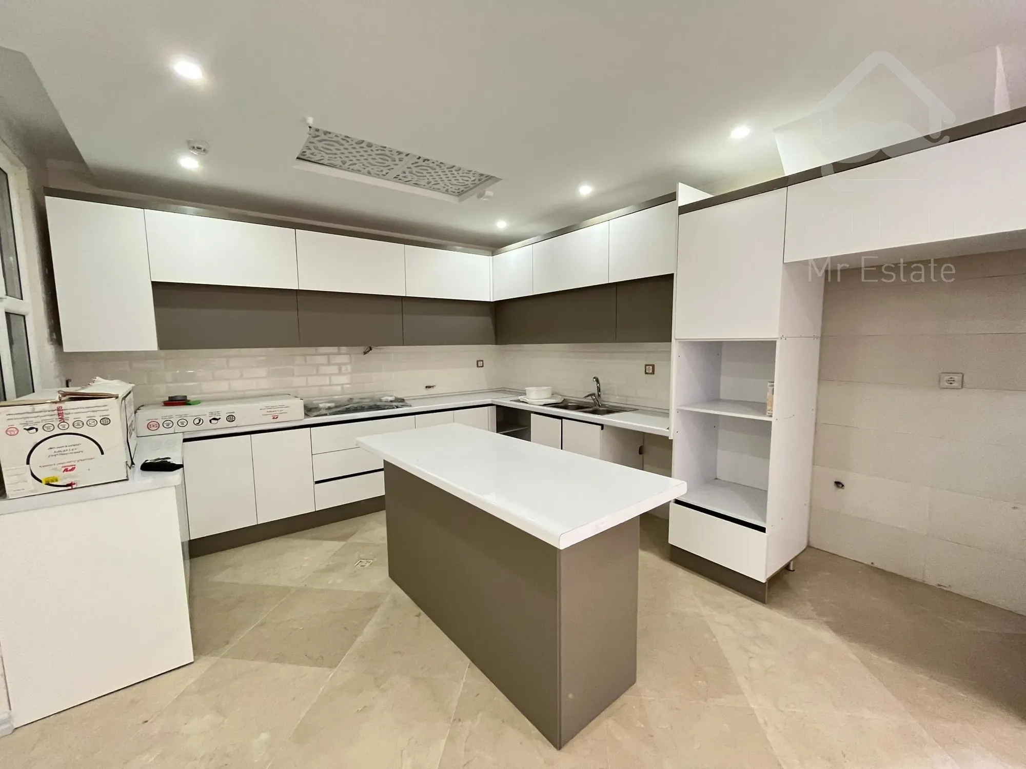 فروش 140 متری پاسداران