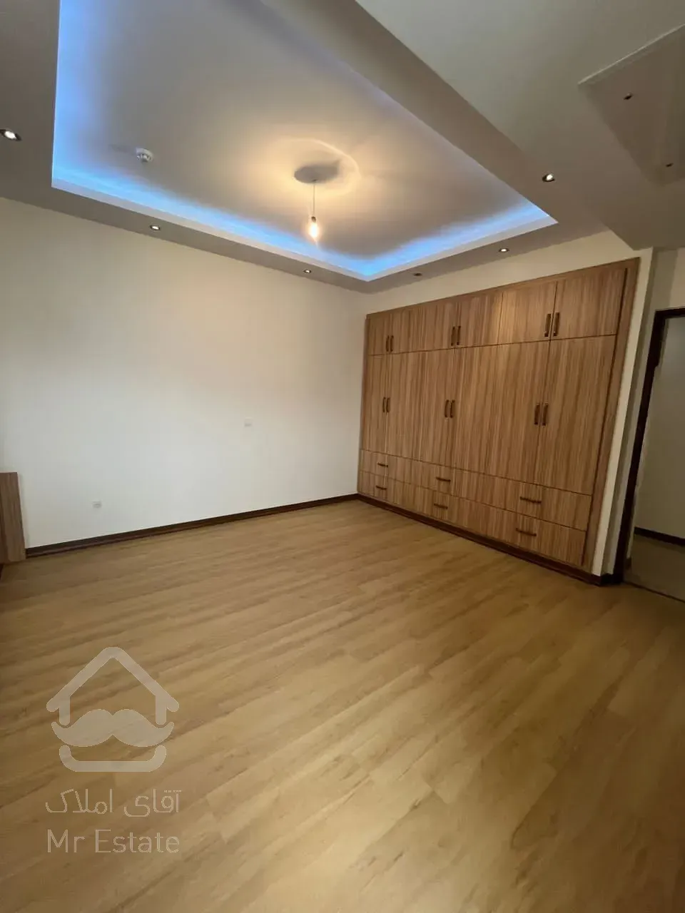 فروش 140 متری پاسداران