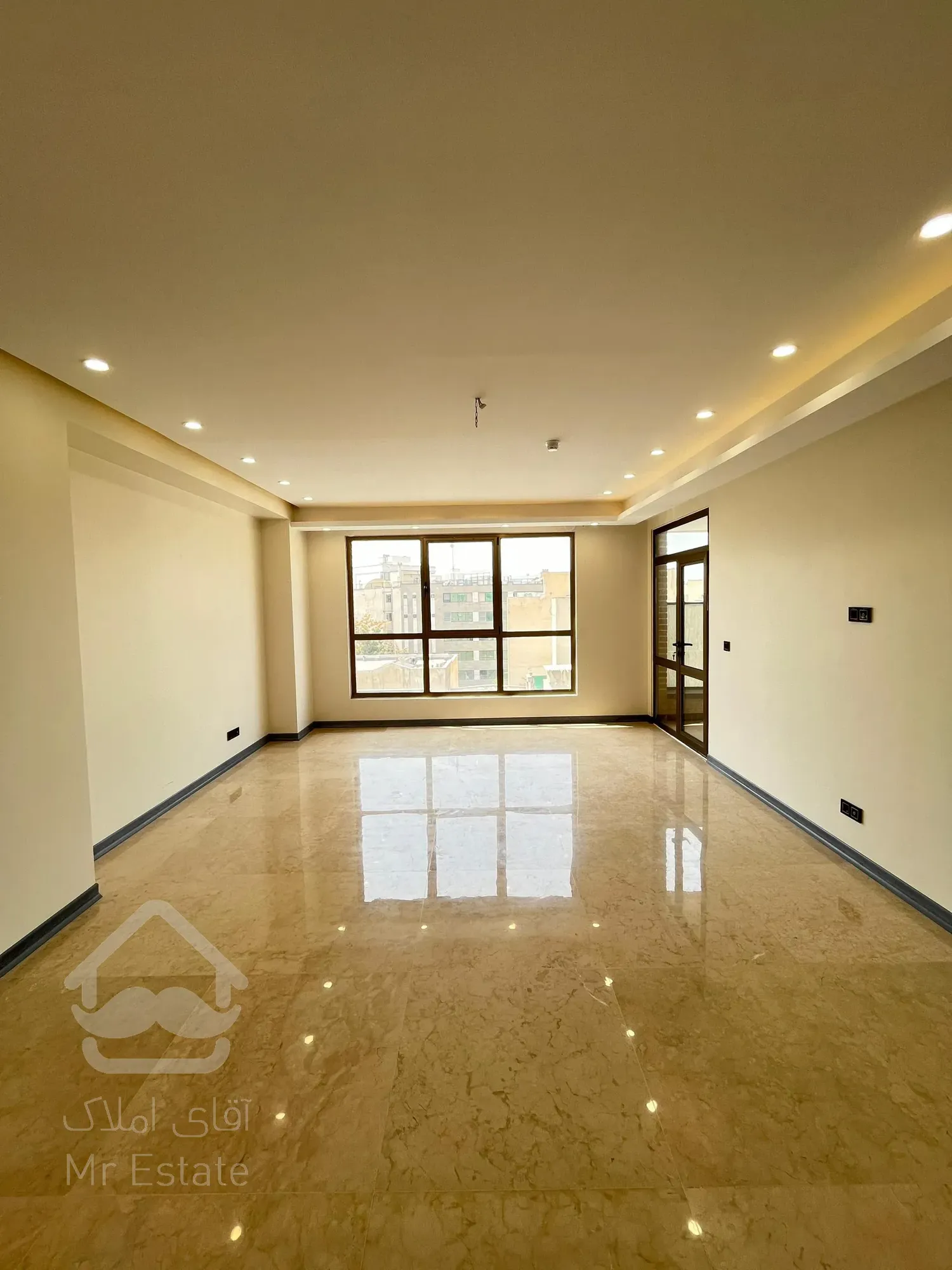 فروش 140 متری پاسداران