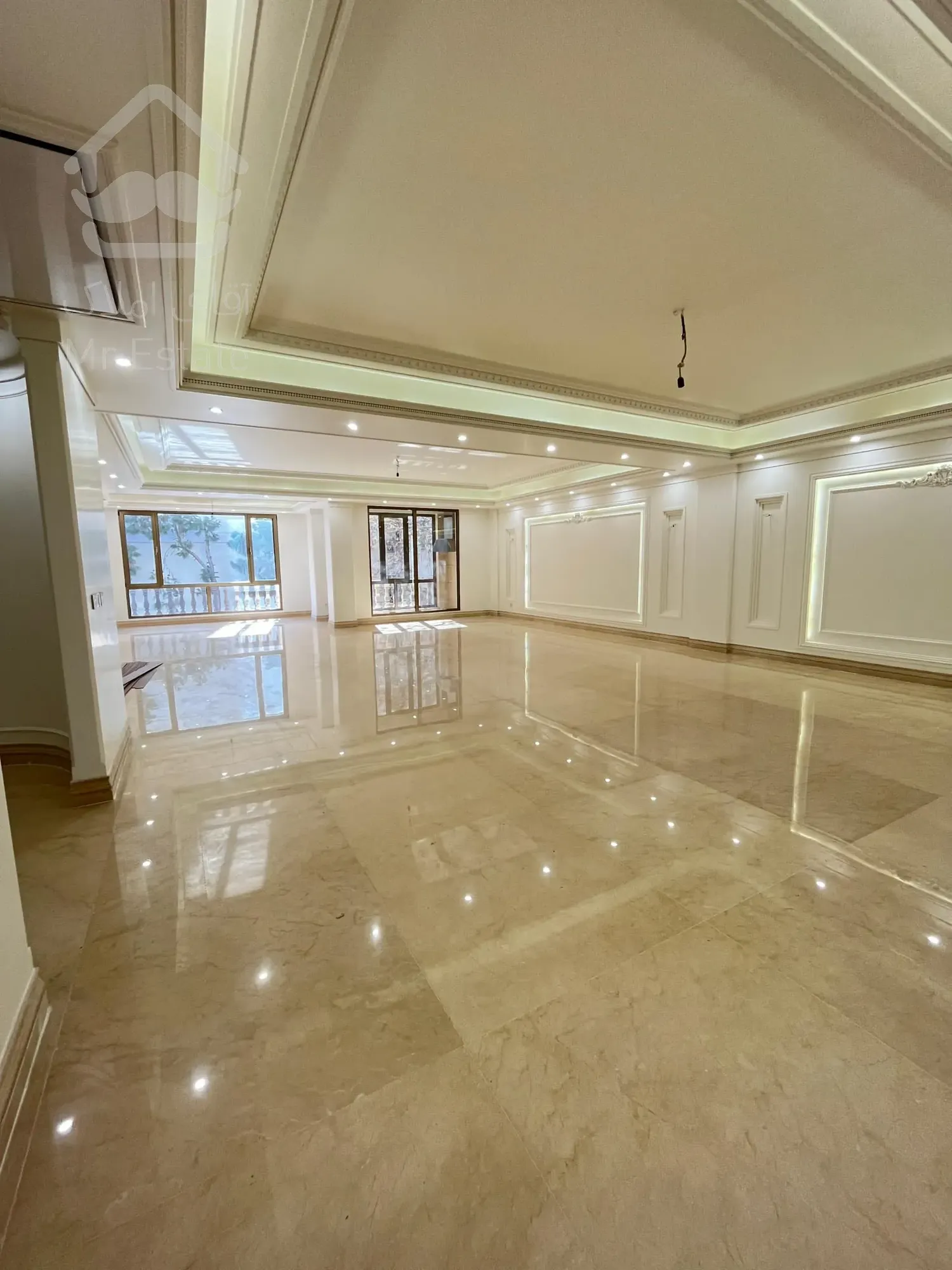 اجاره 220 متری دیباجی جنوبی