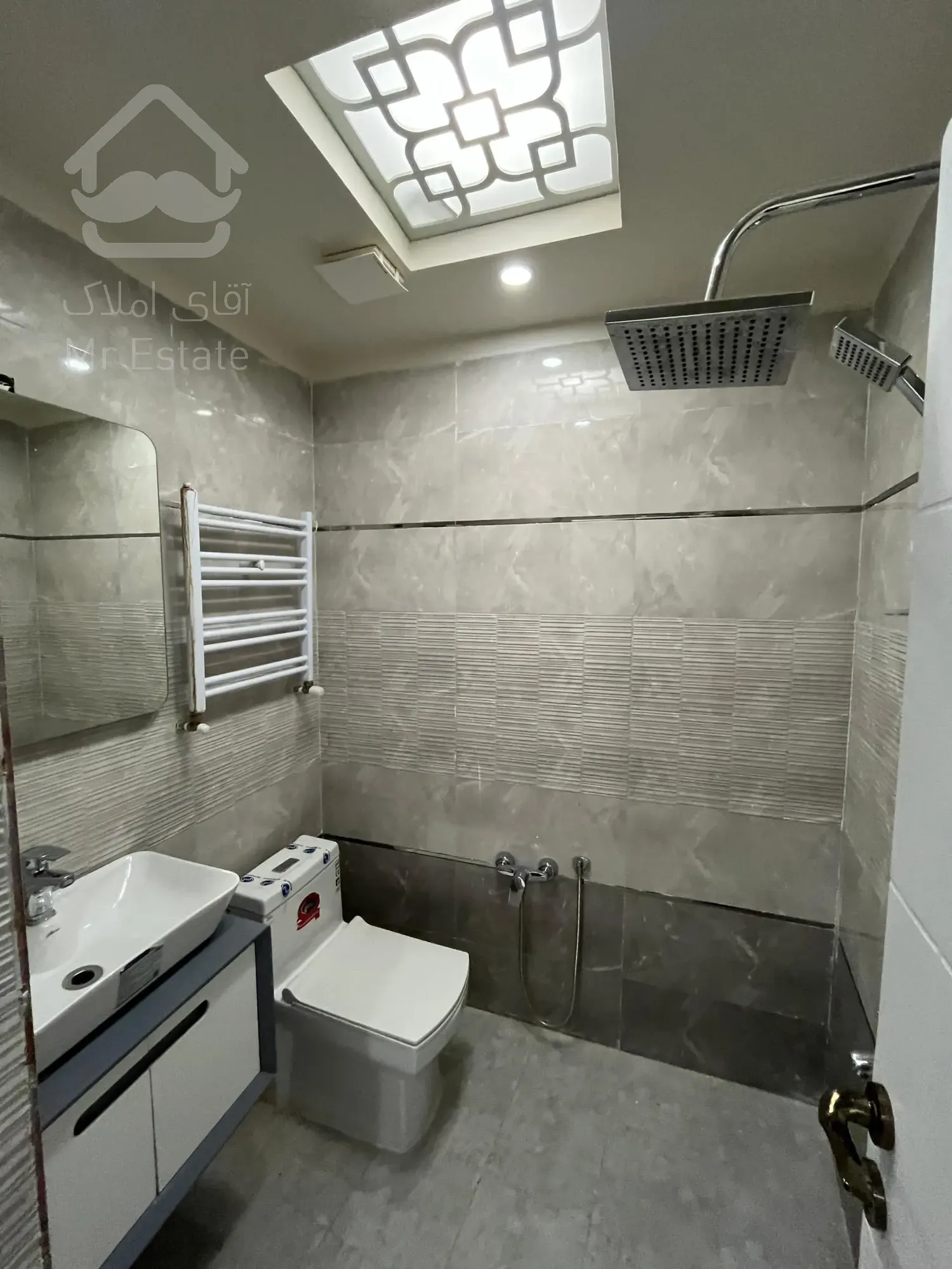 110 متری در اختیاریه