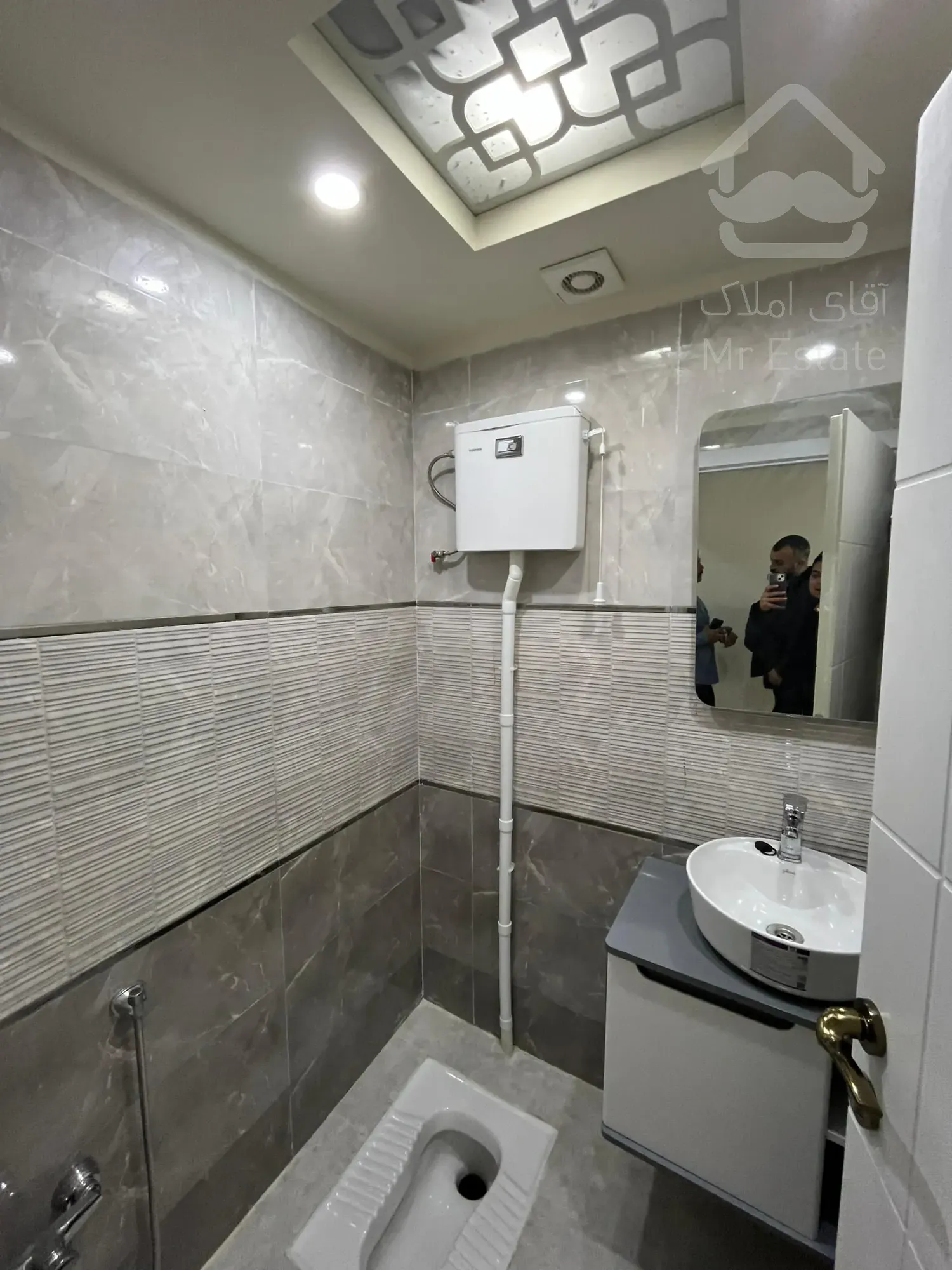 220 متری در دروس