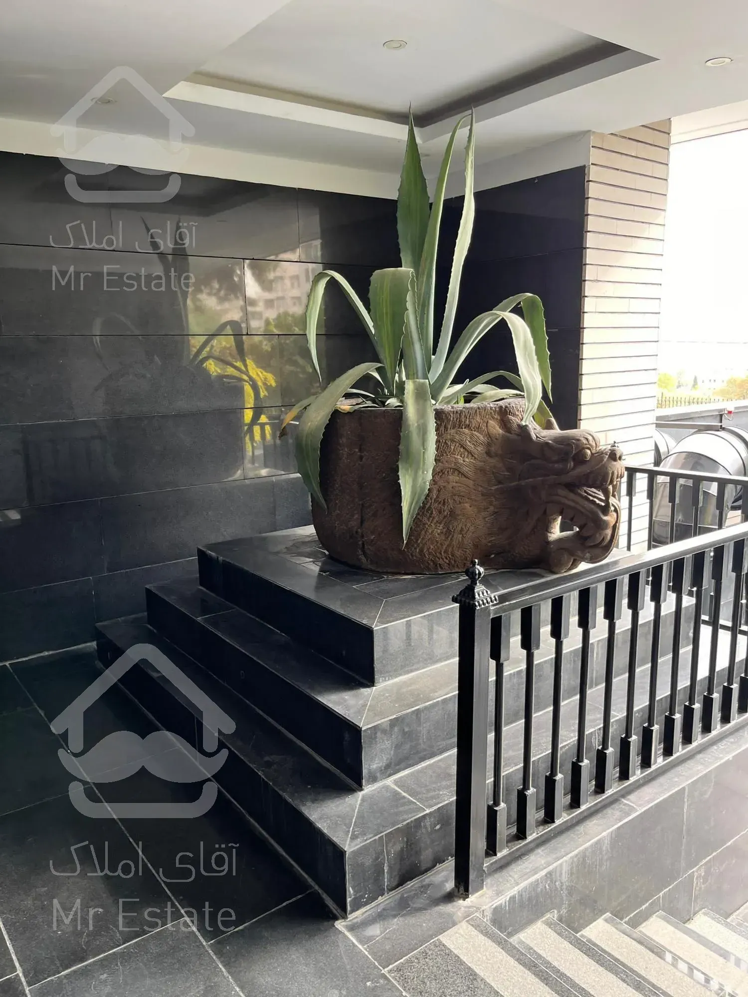 رهن و اجاره آپاتمان 200 متری دیباجی