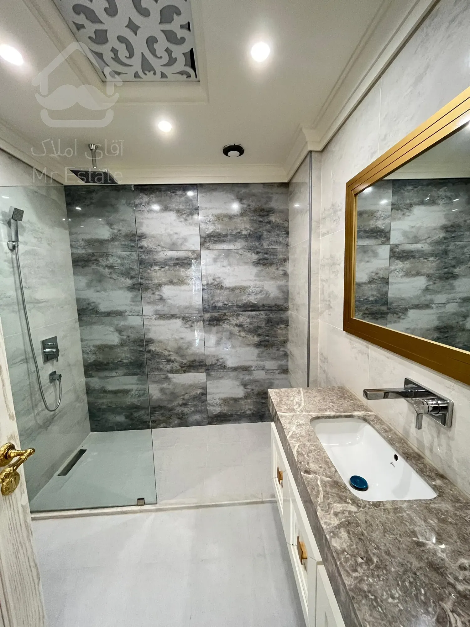 فروش 140 متر پاسداران