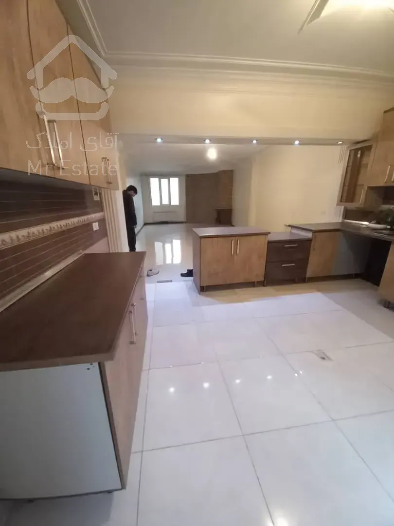 110 متر اجاره اختیاریه