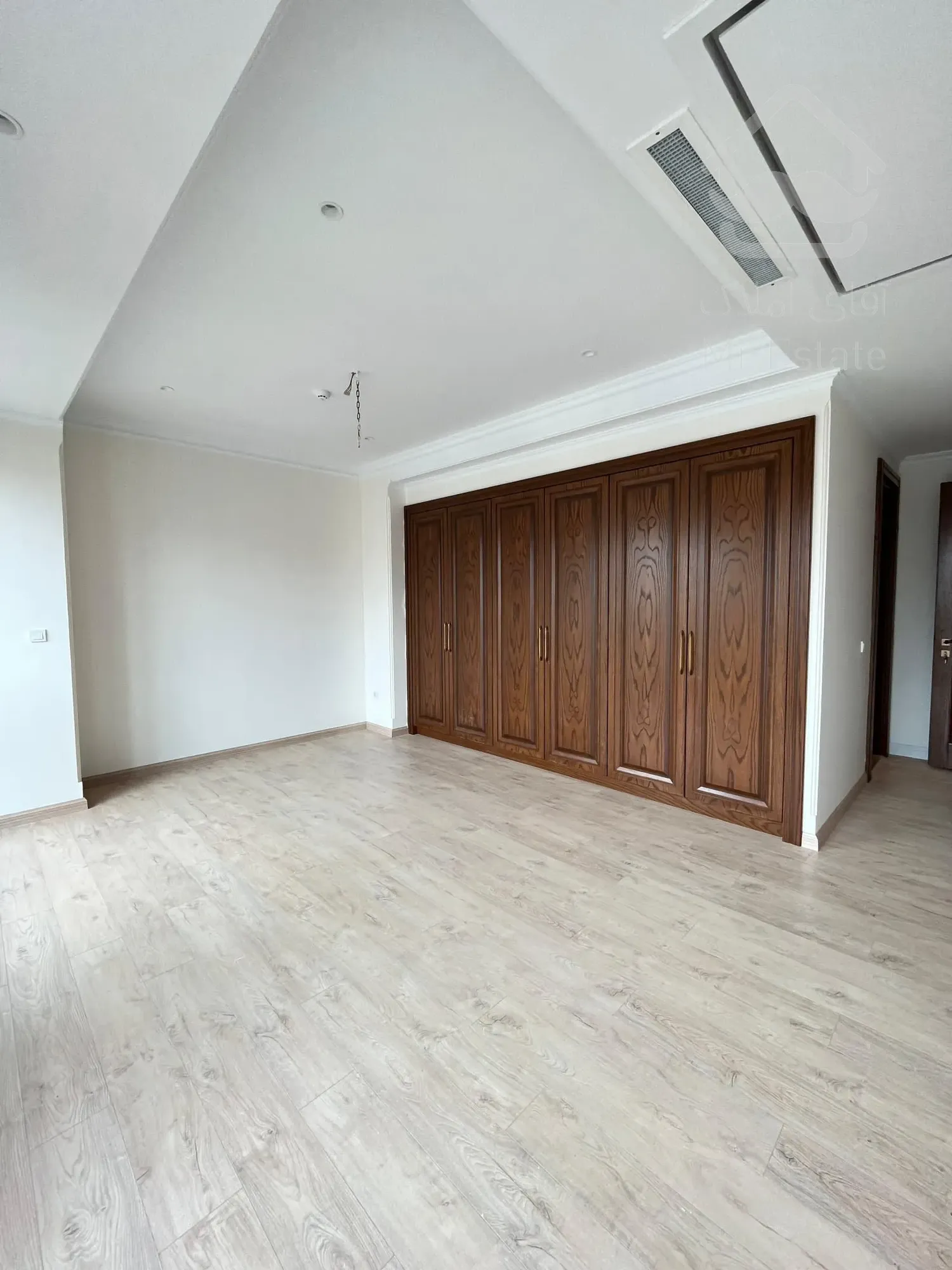 فروش 200 متری پاسداران