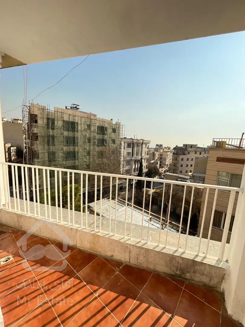 180 متر پاسداران