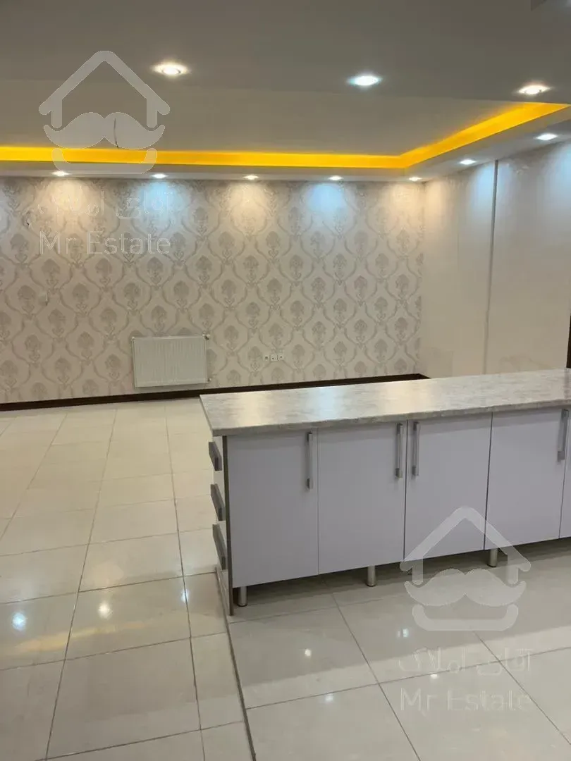 آپارتمان 136 متری سه خواب ( یک خواب مستر ) خیابان شریف بلوار فدک شهرک ولیعصر