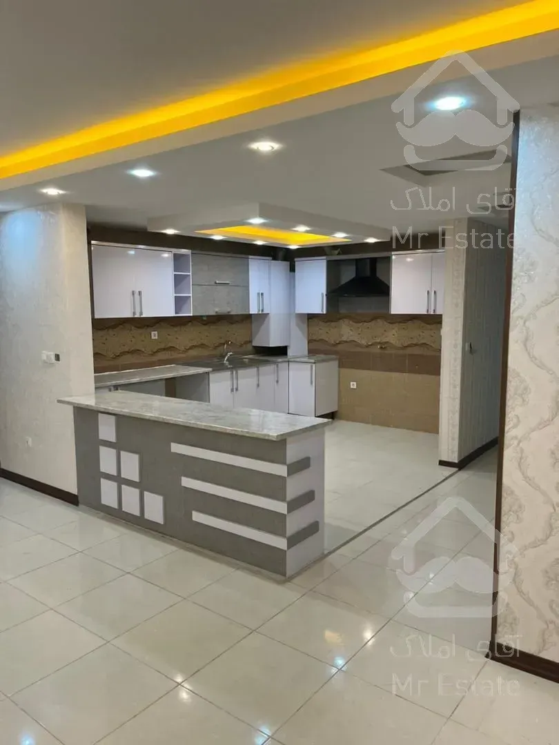 آپارتمان 136 متری سه خواب ( یک خواب مستر ) خیابان شریف بلوار فدک شهرک ولیعصر