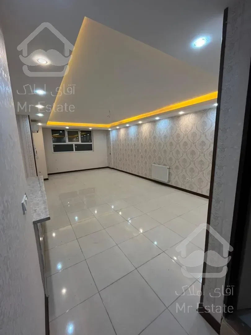 آپارتمان 136 متری سه خواب ( یک خواب مستر ) خیابان شریف بلوار فدک شهرک ولیعصر