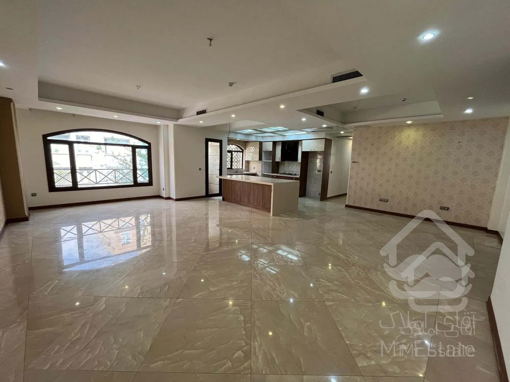 اجاره 200 متر لوکیشن خاص دیباجی