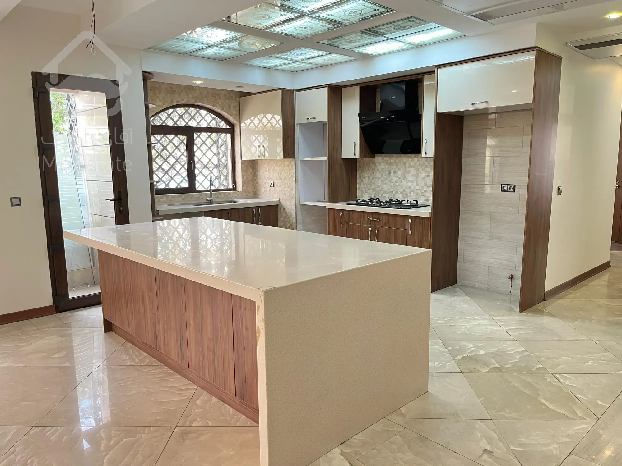 اجاره 210 متری دروس