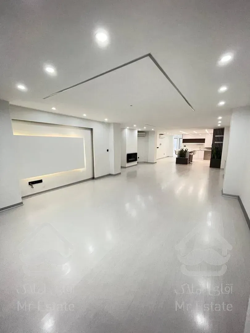 آپارتمان ۲۳۰متری سه خواب