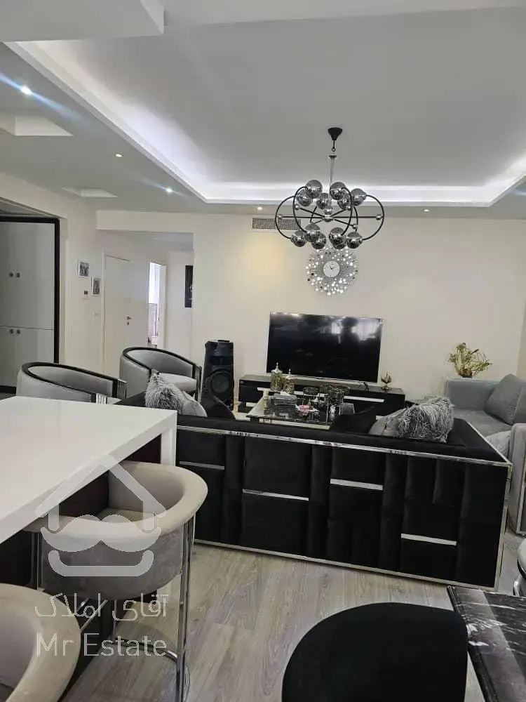 شهرک غرب 122متر نورگیر عالی