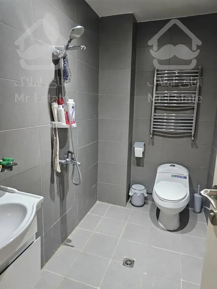 شهرک غرب 122متر نورگیر عالی