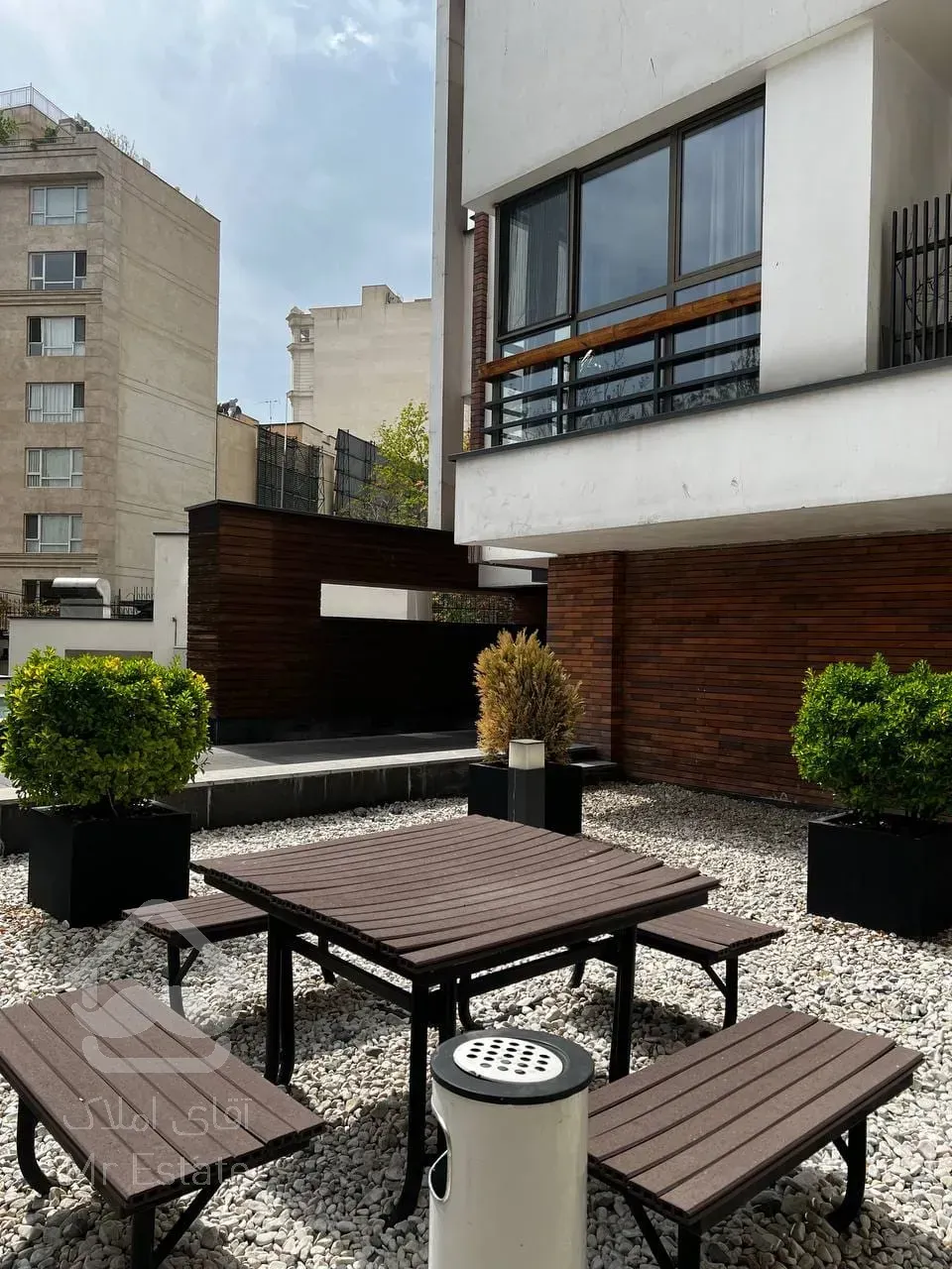 فروش 69 متر آپارتمان دیباجی