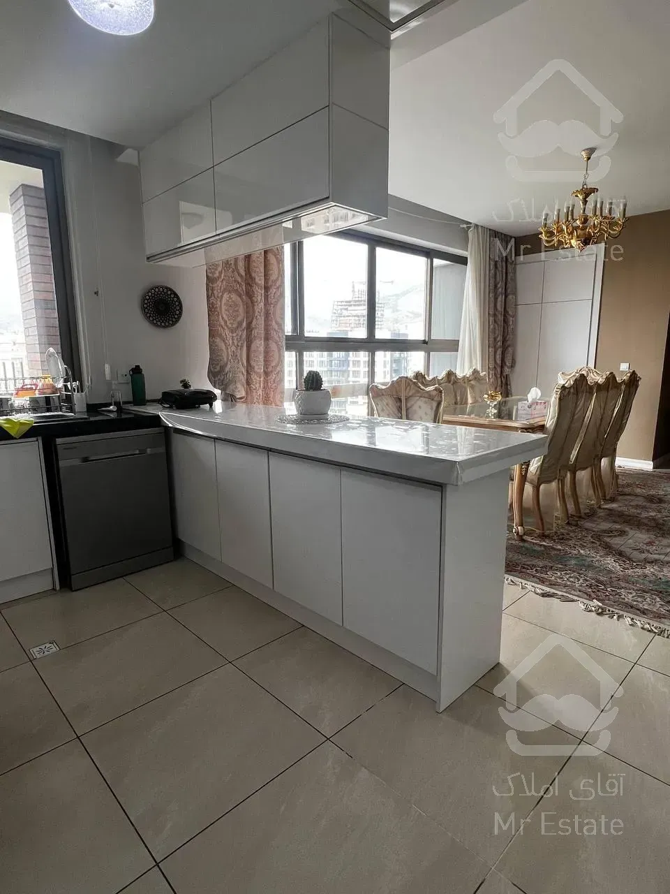 رهن آپارتمان 170 متری دیباجی جنوبی