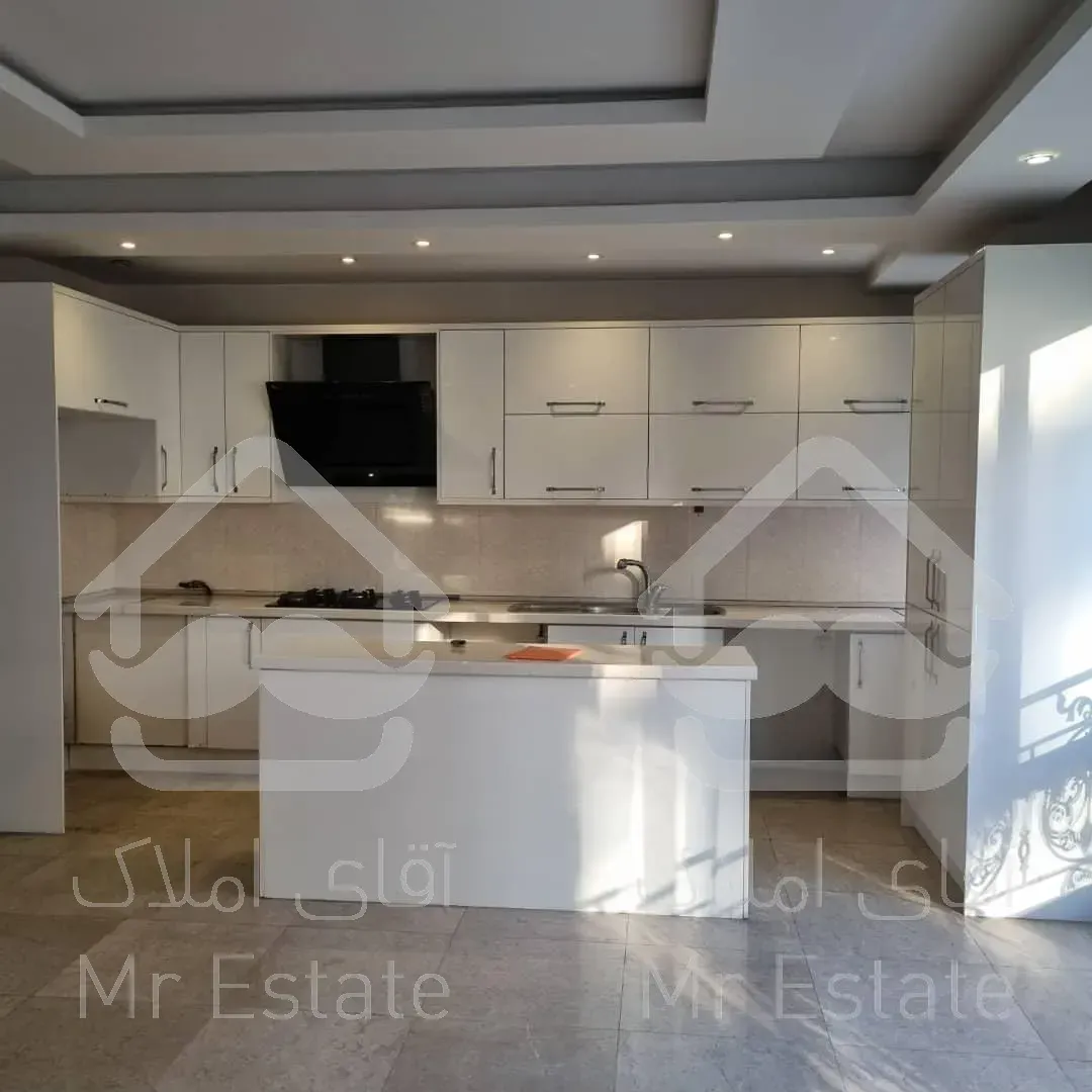 ۱۳۵ متری نوساز در میرداماد شریعتی