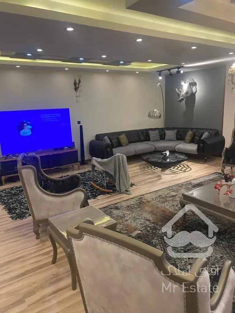 آپارتمان،۱۴۳متر،سه خوابه،گلشهر