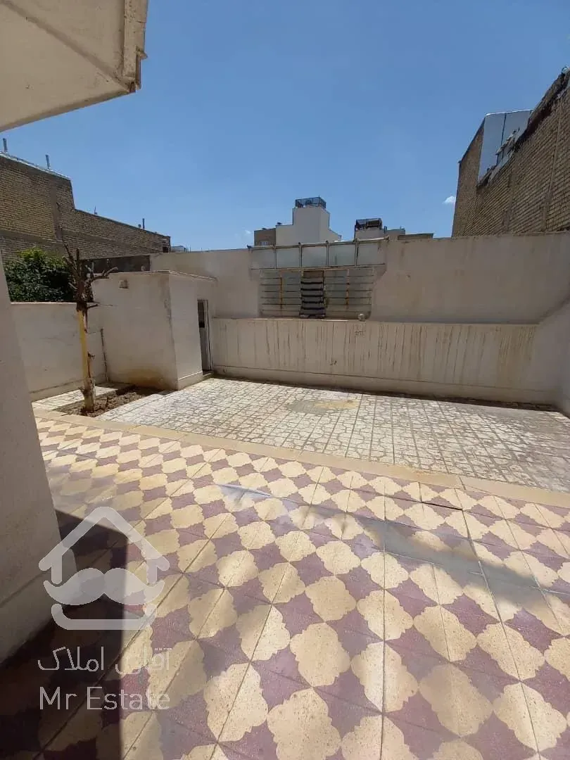 ویلایی 2 طبقه هر طبه 115 متری و 2 خوابه لوس شهرک ولیعصر