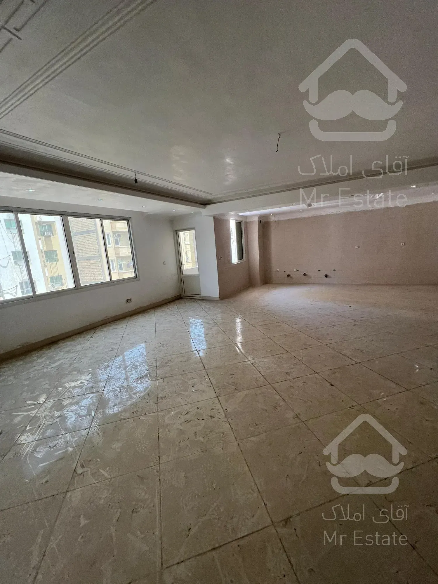 خیابان دانشگاه/۳خوابه/تک واحدی