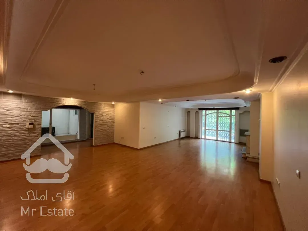 فروش کلنگی میدان ونک بر خیابان ونک ۱۲۱۰ متر