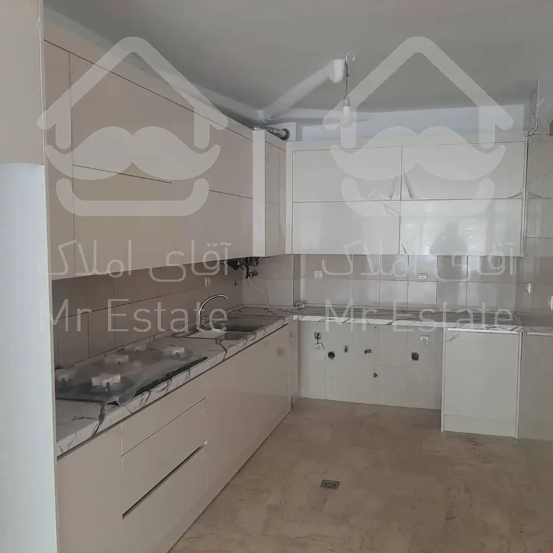 ظفر ویلای دو طبقه 240متری