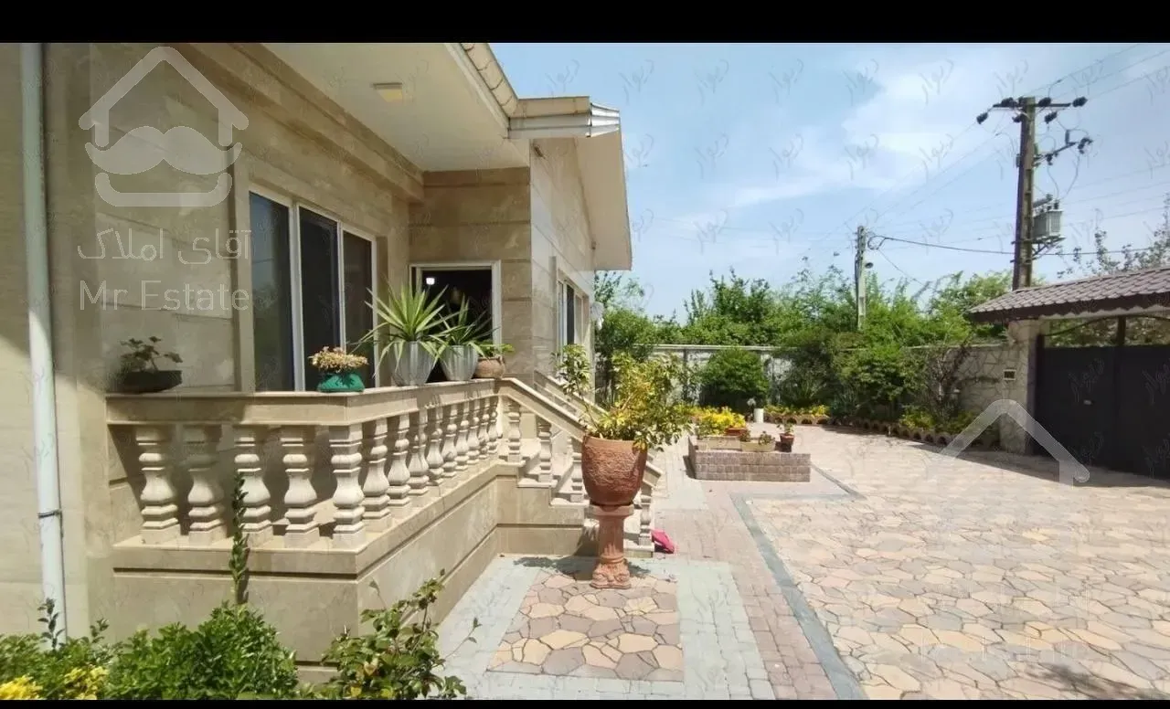 ویلا نوساز با محوطه ۴۰۰ متر/ همراه با تمام اثاثیه موجود...