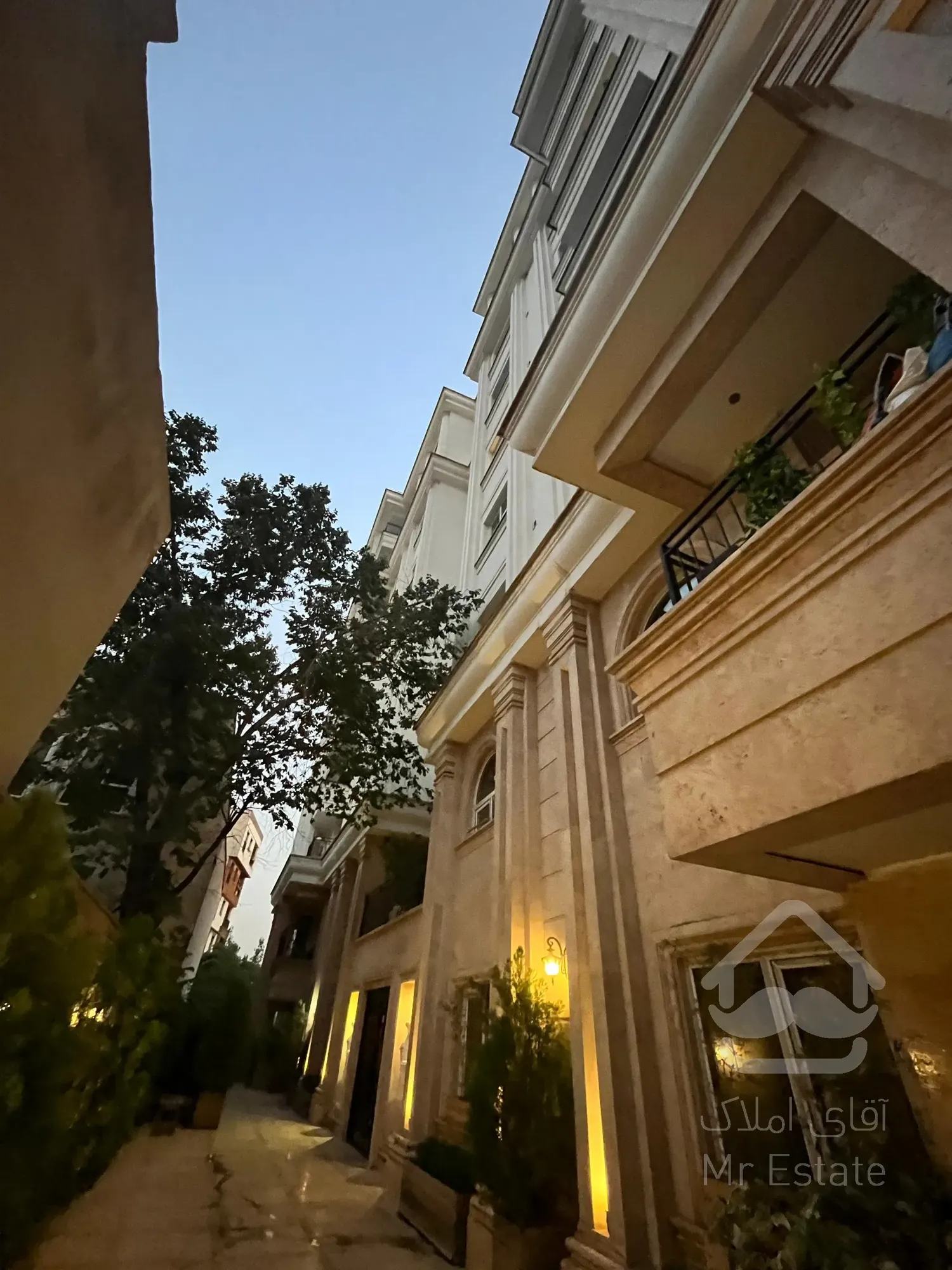 رهن و اجاره آپارتمان 165متر فرمانیه منطقه 1