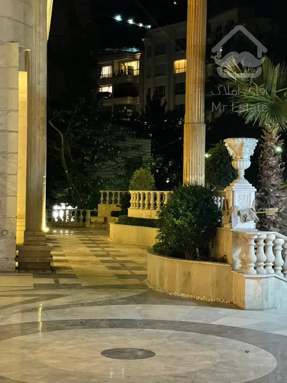 رهن اجاره برج باغ 200 متر فول مشاعات نیاوران منطقه 1