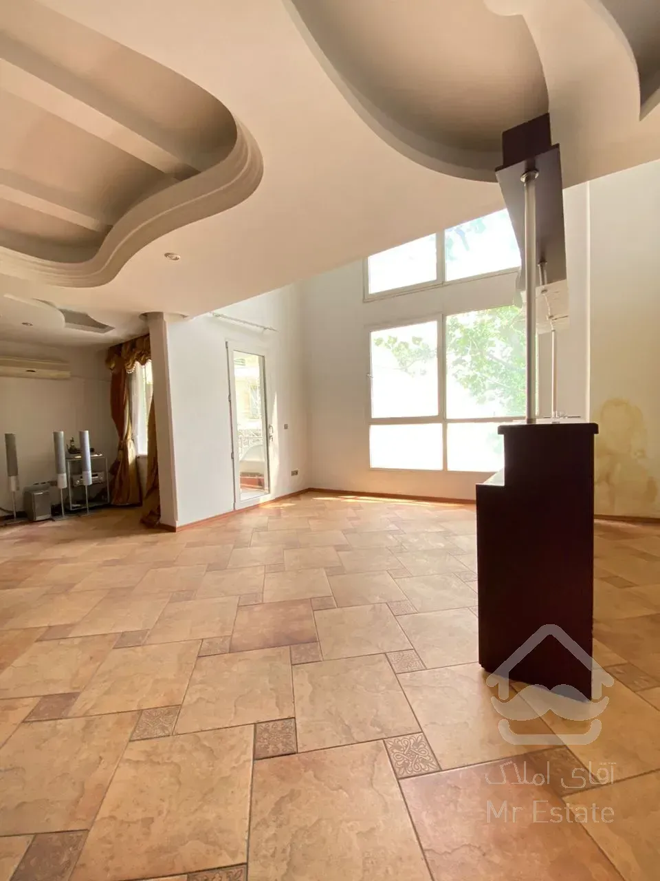 رهن و اجاره  آپارتمان 250 متر در  فرمانیه