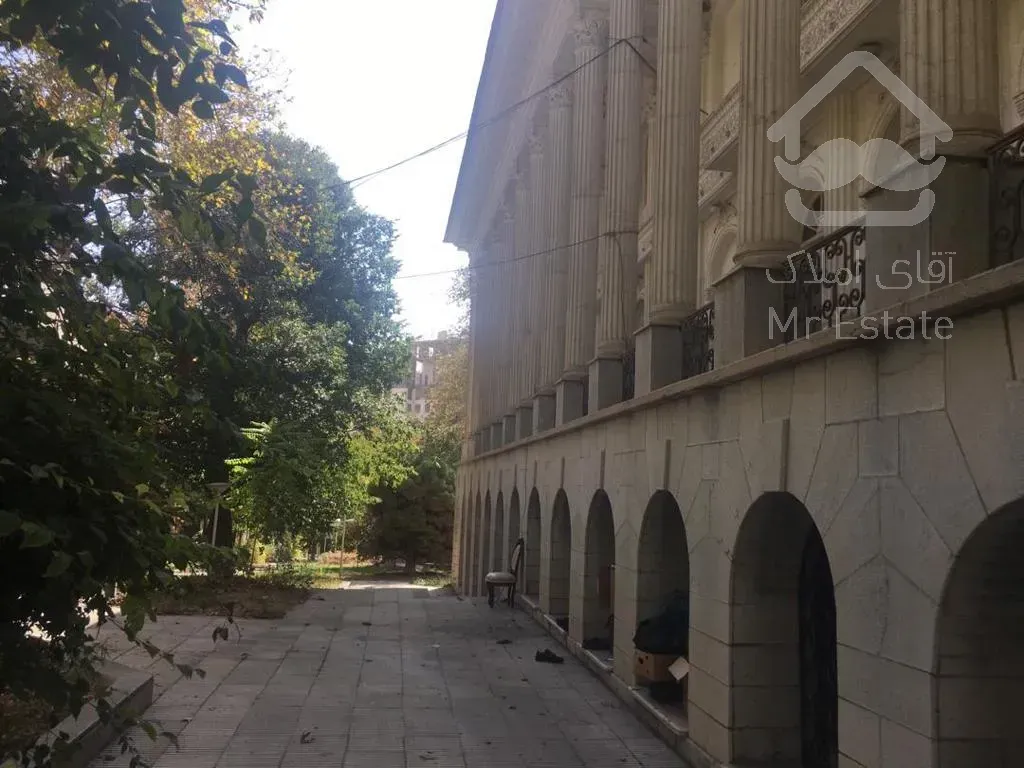 فروش کلنگی استثنایی ۷۰۰متر با بر۲۲ دو کله نیاوران