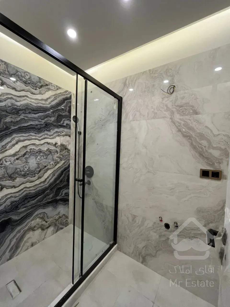 خرید آپارتمان 245 متر دزاشیب نوساز منطقه 1