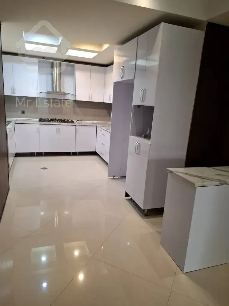 رهن و اجاره آپارتمان  230 متر 2پارکینگ  در نیاوران منطقه 1