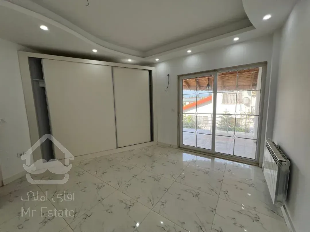 ویلایی ۳۵۰ متری تریپلکس در شهرک دهکده ساحلی