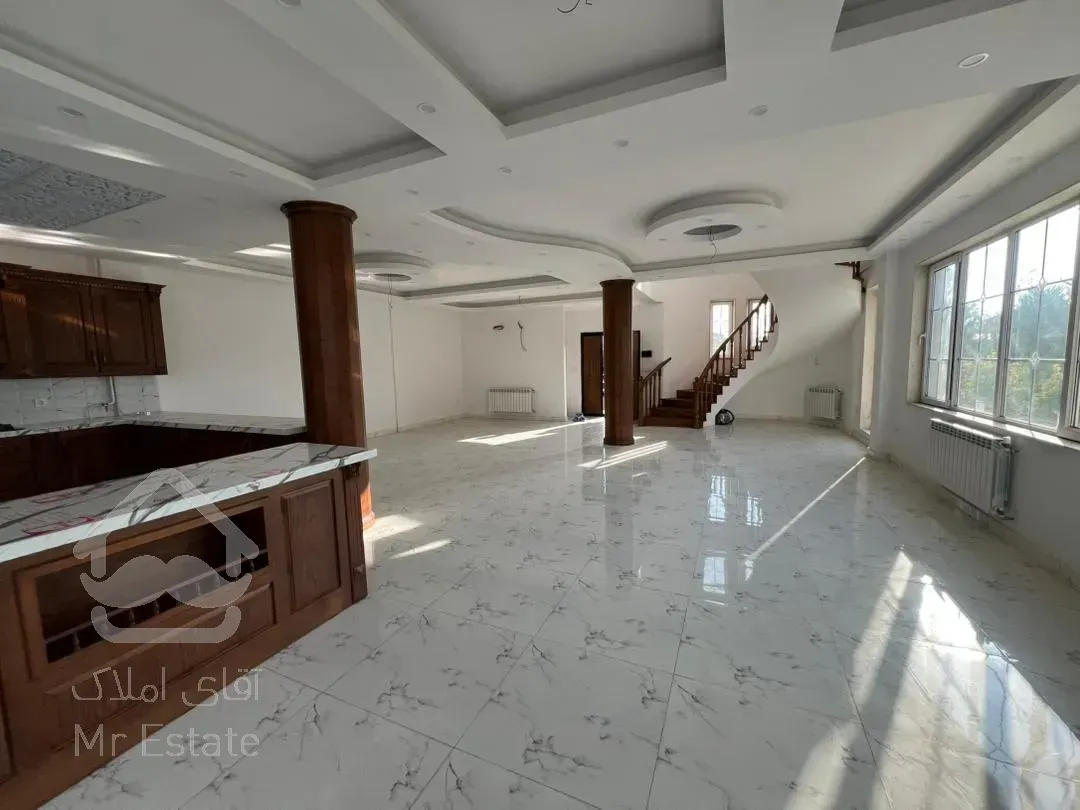 ویلایی ۳۵۰ متری تریپلکس در شهرک دهکده ساحلی