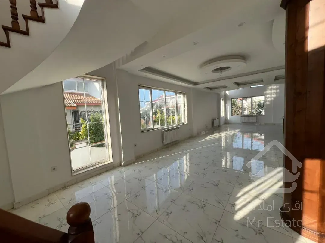 ویلایی ۳۵۰ متری تریپلکس در شهرک دهکده ساحلی