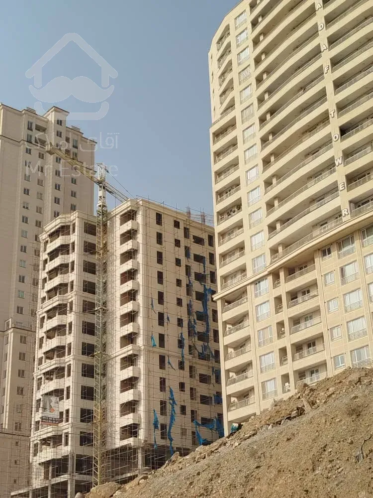 پیش فروش   واحد ۱۰۹ متری برج لاکچری  دریاچه چیتگر