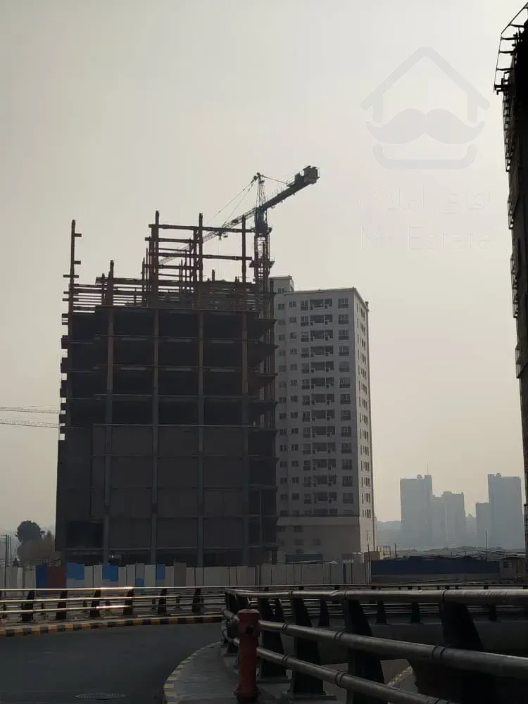 پیش فروش  واحد مسکونی  ۱۰۲  متری برج مجلل و زیبا   دریاچه چیتگر منطقه ۲۲ تهران