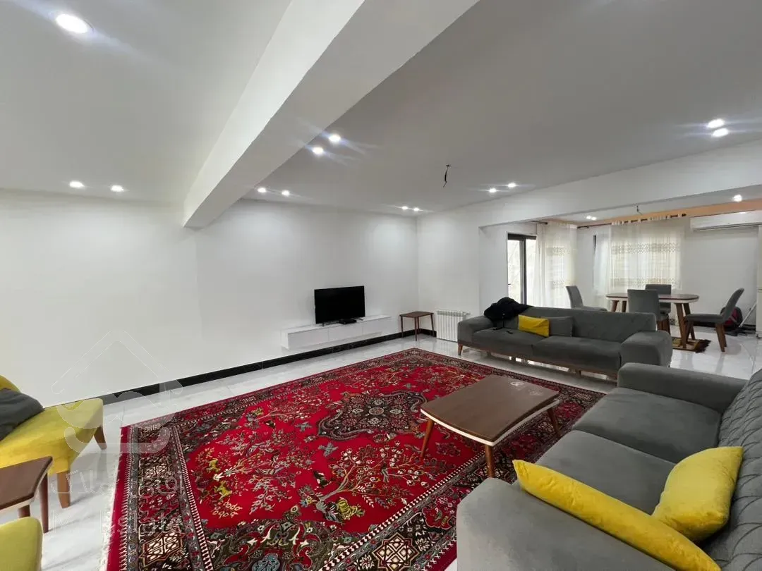 ویلا ۳۷۱ در خ آذربایجان