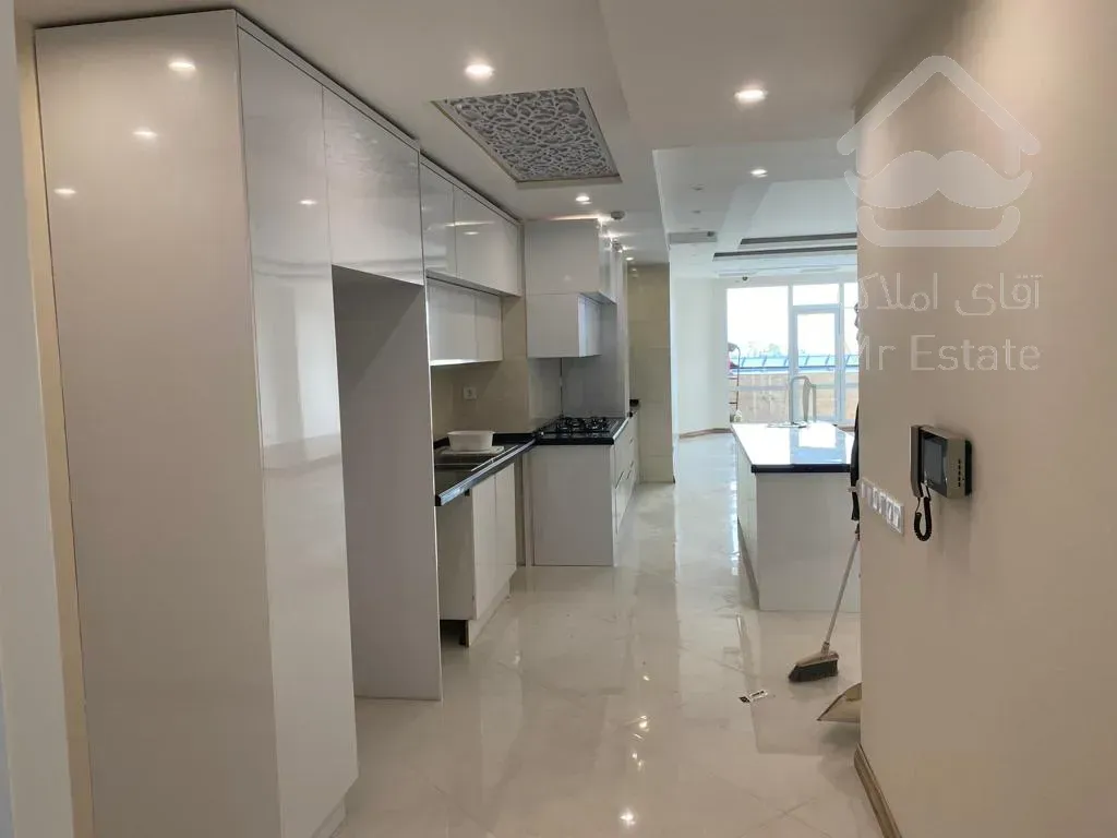 اجاره آپارتمان ۱۳۵متر فرمانیه شرقی