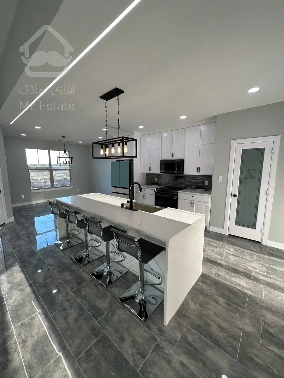 فروش ملک مستغلاتی نوساز بصورت یکجا در چن قدمی پارک جونمردان