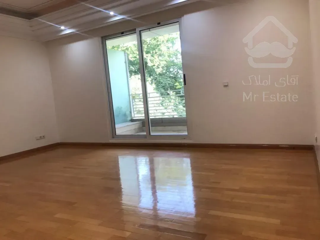 خرید کلنگی ویلایی جواز دار 440 متری در کاشانک