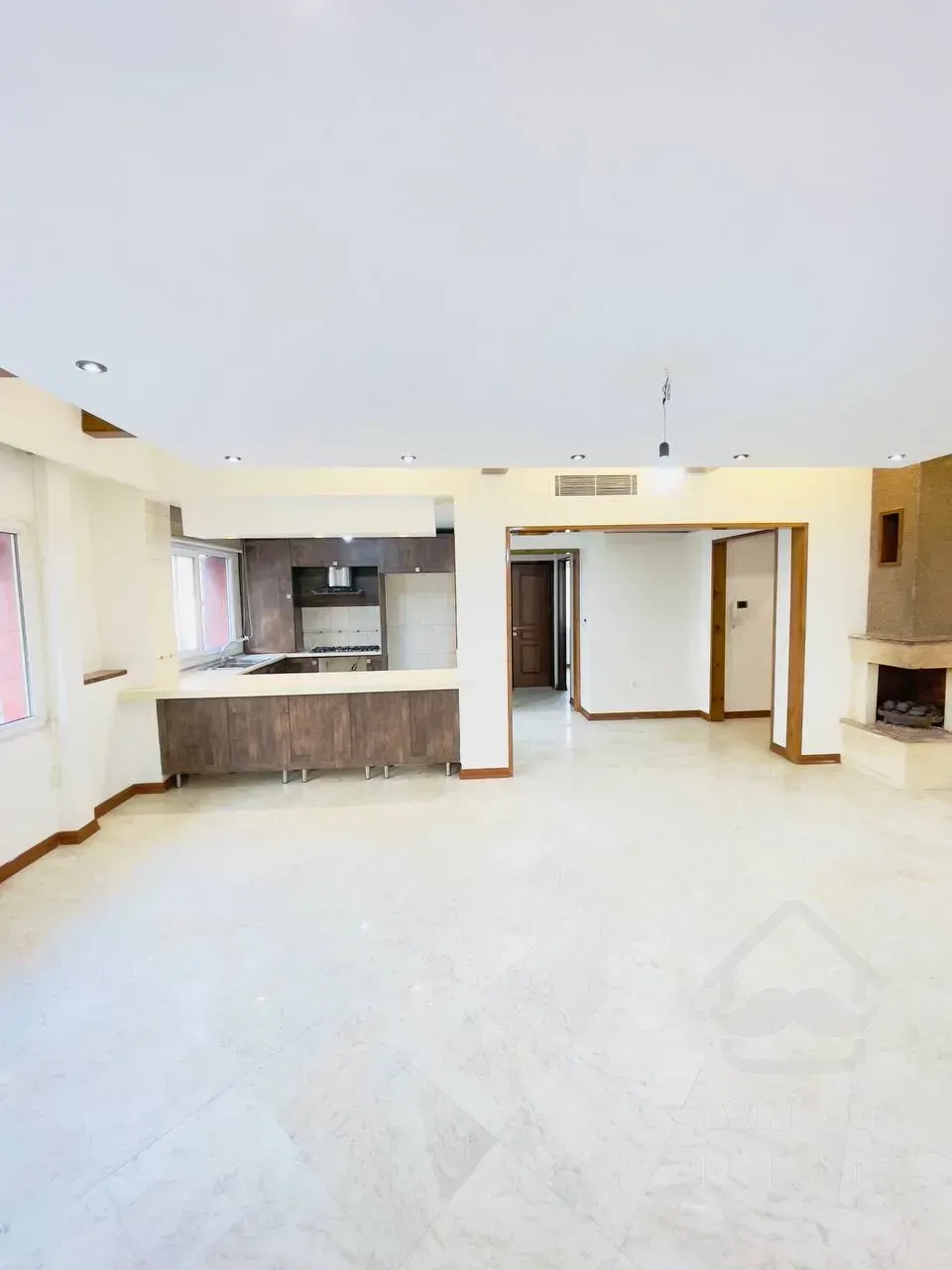 آپارتمان 95 متر 2خواب مستر 2پارکینگ منطقه 1