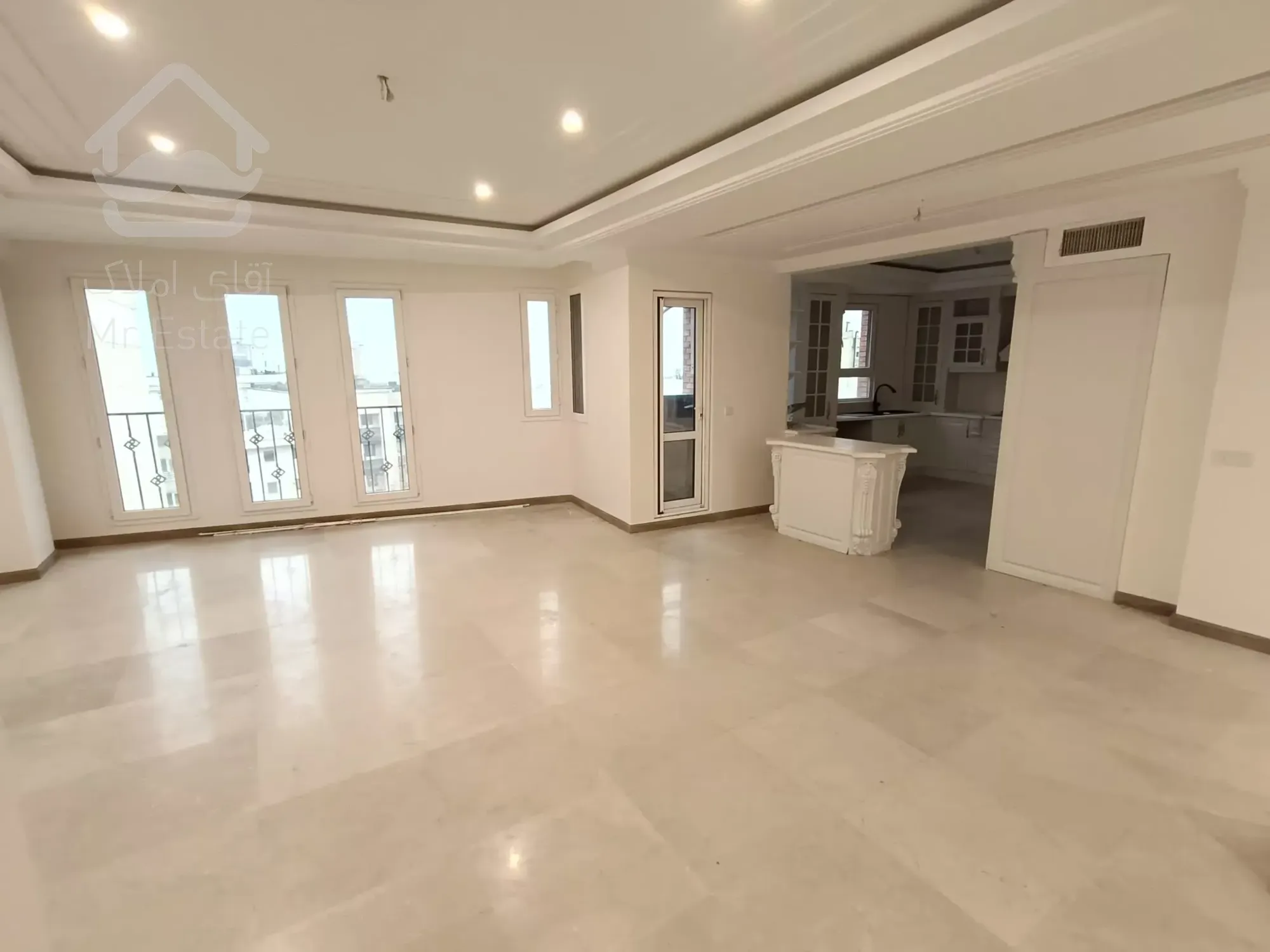 خرید آپارتمان سند اداری مطهری  220 متر فلت